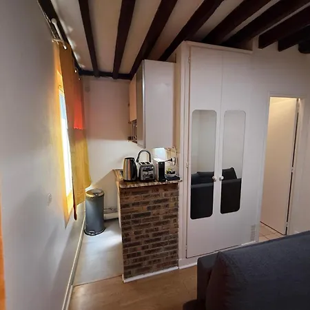 Classic Retreat In Le Marais With Netflix *